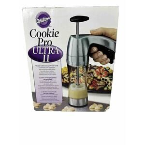 WILTON Cookie Pro Ultra II Spritz Cookie Press w/16 Shapes NIB